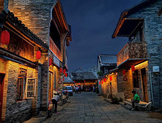 點亮千年古鎮(zhèn)中渡，文旅夜游又添一彩！